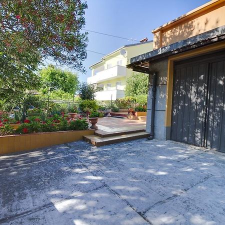 Apartment Oleander Мали-Лошинь Экстерьер фото
