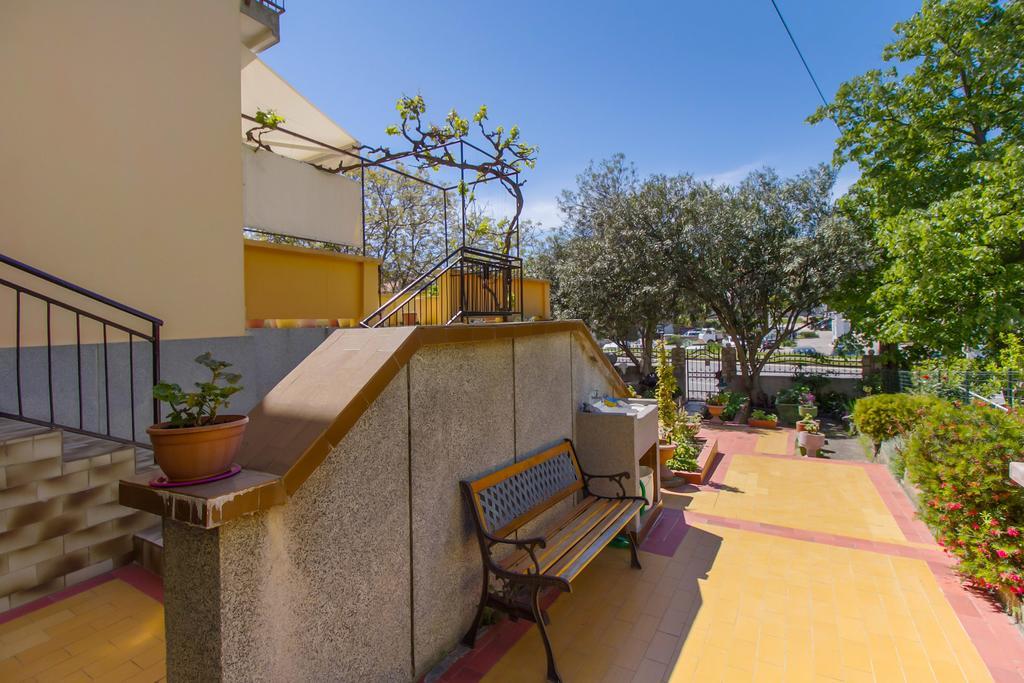 Apartment Oleander Мали-Лошинь Экстерьер фото