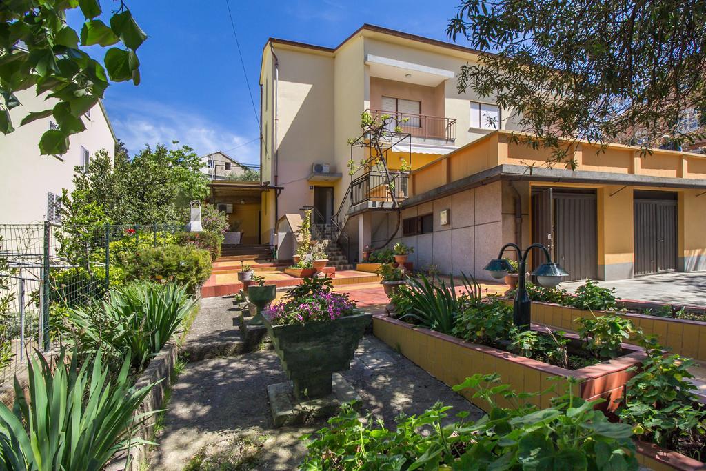 Apartment Oleander Мали-Лошинь Экстерьер фото
