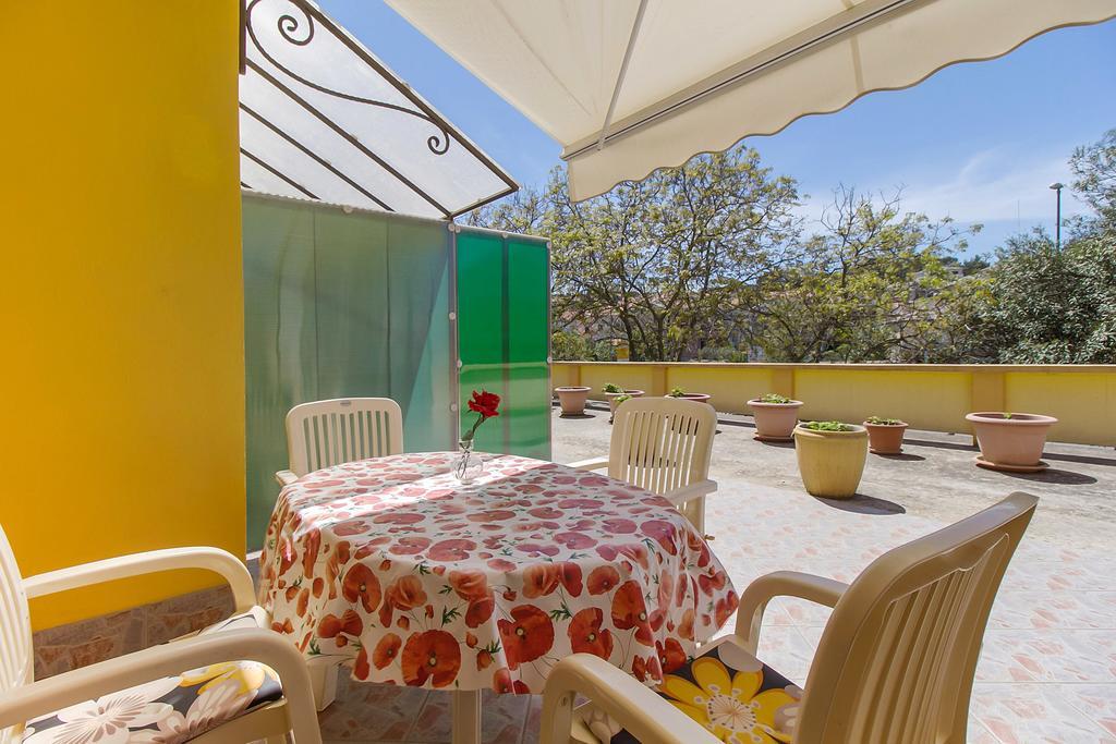 Apartment Oleander Мали-Лошинь Экстерьер фото