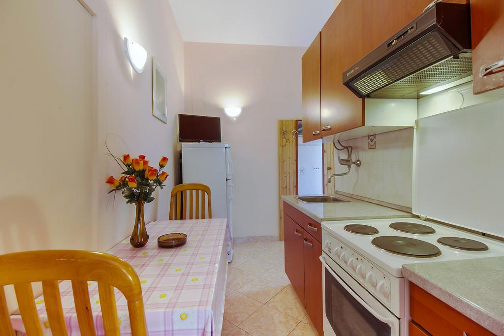 Apartment Oleander Мали-Лошинь Экстерьер фото